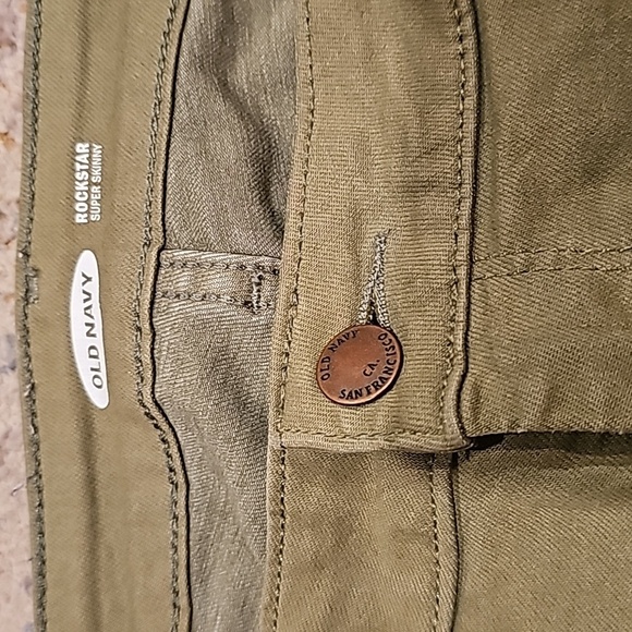 Old Navy Women's Rockstar Super Skinny Pants - Picture 2 of 5